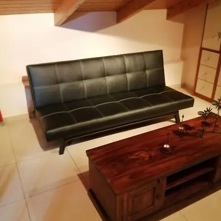 Daire Nikolas Apartment. Aktaio Patra *