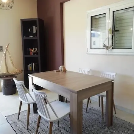 Nikolas Apartment. Aktaio Patra Daire