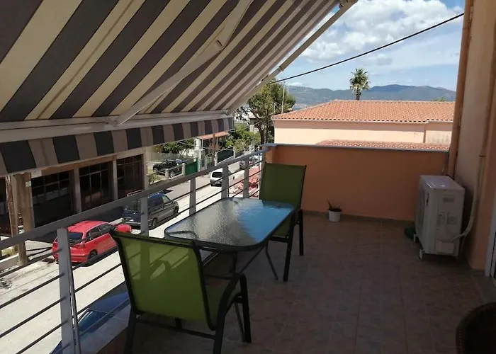 Nikolas Apartment. Aktaio Patra アパート