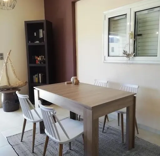 Nikolas Apartment. Aktaio Patra Appartement